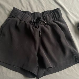Lulu size 4 shorts